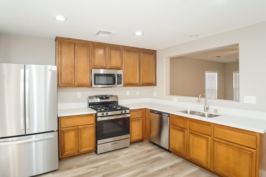 Building Photo - 7249 Huckaby Ave
