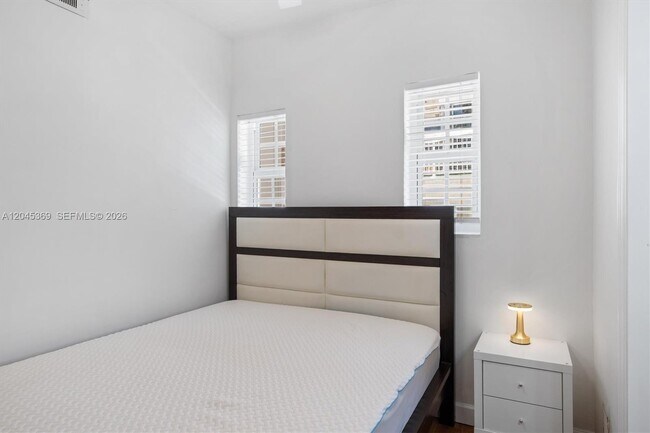 Building Photo - 439 15th St
