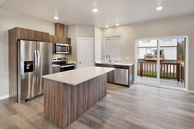 Building Photo - 1837 Eastgate Loop