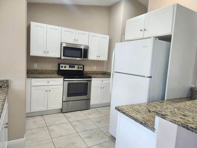 Building Photo - 217-219 Hightower Ave S