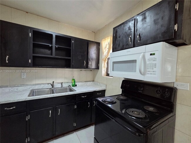 Building Photo - 3061 NW 83rd Terrace