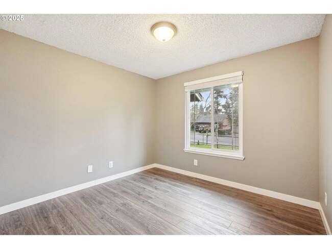 Building Photo - 15006 NE Rancho Dr