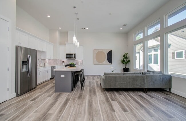 Building Photo - 774 Paul Quinn St