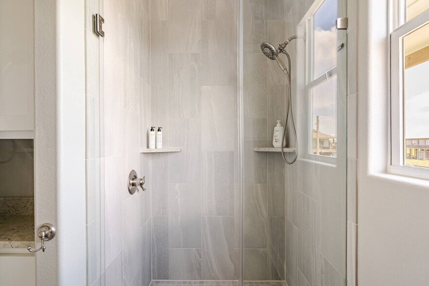 Building Photo - 804 1/2 Johnson Crawford Circle-SI ID1264805P