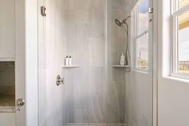 Building Photo - 804 1/2 Johnson Crawford Circle-SI ID1264805P