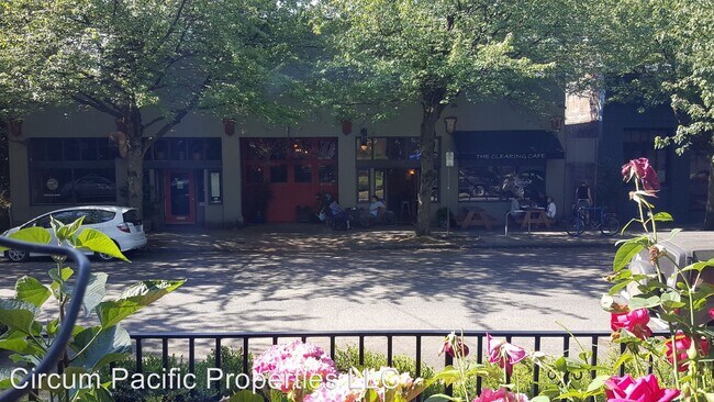 Building Photo - 2763 NW Thurman St