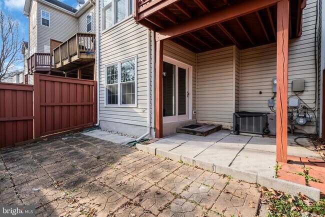 Building Photo - 21644 Frame Square