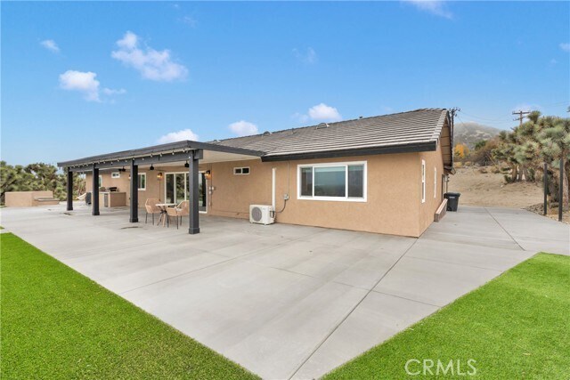 Building Photo - 2128 Pheasant Rd