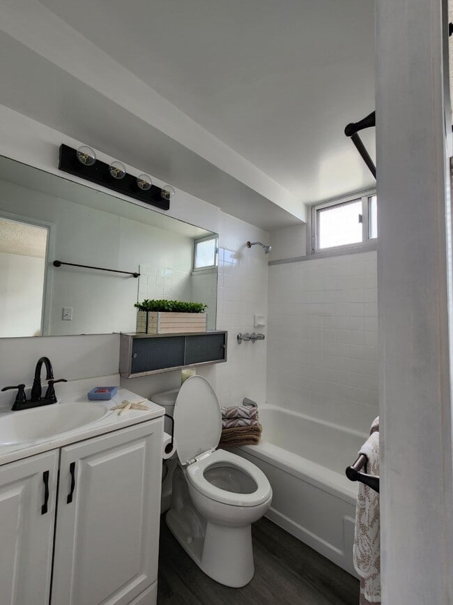 Building Photo - 98-288 Kaonohi St