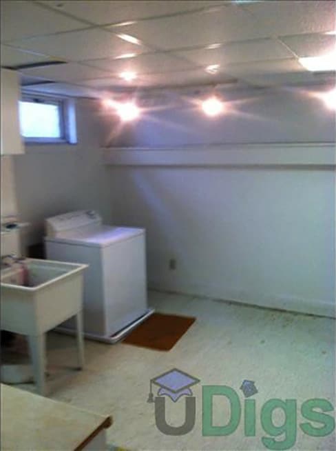 Building Photo - 2-Story House, 4Bed/2Bath, Garage, Washer/Dryer. Pet Friendly