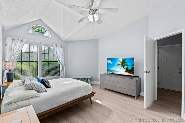 Building Photo - 1599 Bayridge Pl