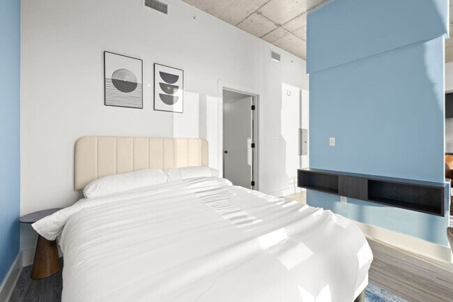 Building Photo - 605 N 12th St