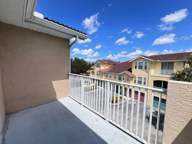 Building Photo - Perfect apartment waiting for you!
