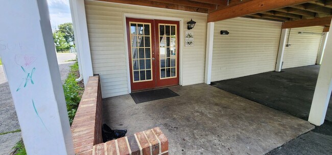 Building Photo - 2 Bedrooms Basement Penn Laird