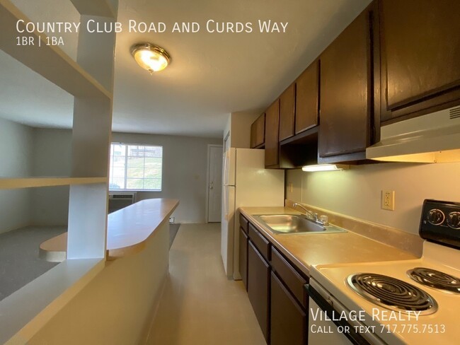 Building Photo - 681 Country Club Rd