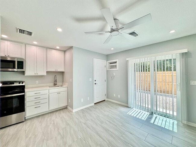 Building Photo - 4306 Porpoise Dr