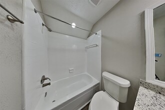 Building Photo - 2415 Pebbledowne Cir