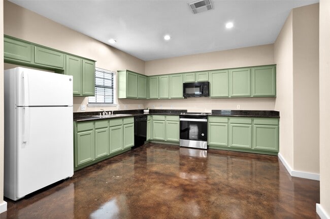 Building Photo - 3129 Molly Dr