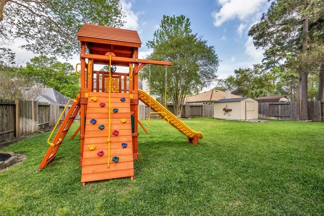 Building Photo - 25031 Aughton Dr