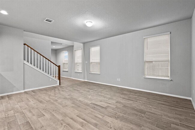 Building Photo - 1113 Burin Dr