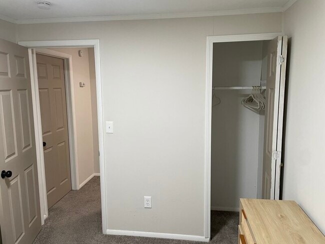 Building Photo - 101 Forestview Cir