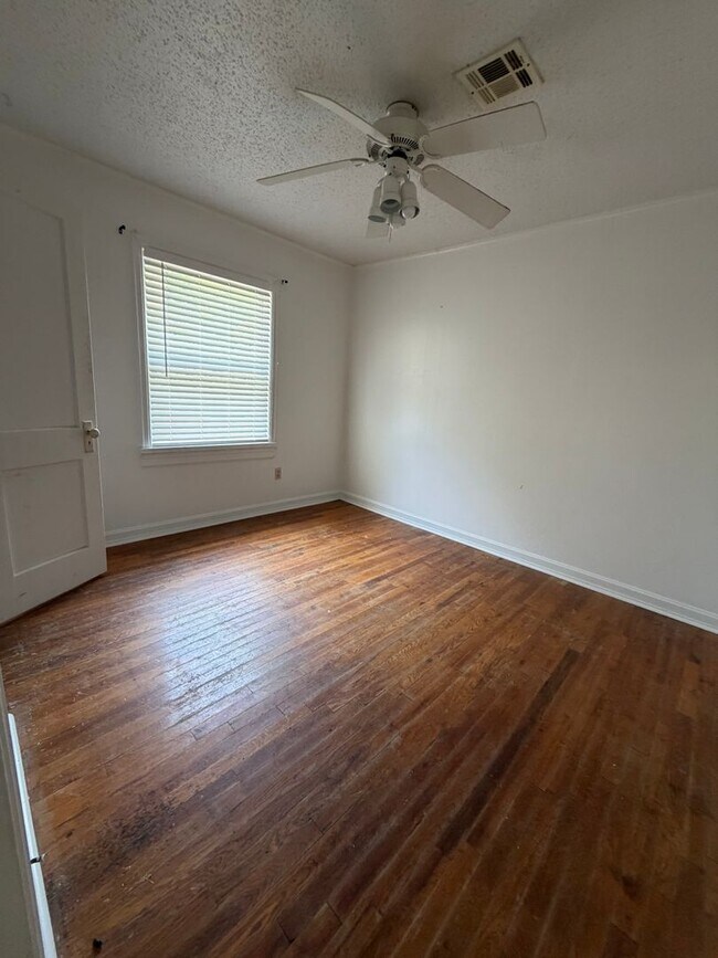 Building Photo - 519 N Highland Ave