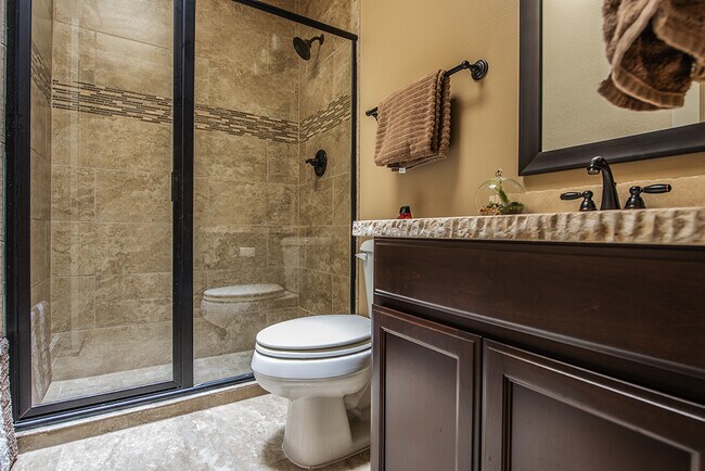 Building Photo - STYLISH EASTSIDE HOME