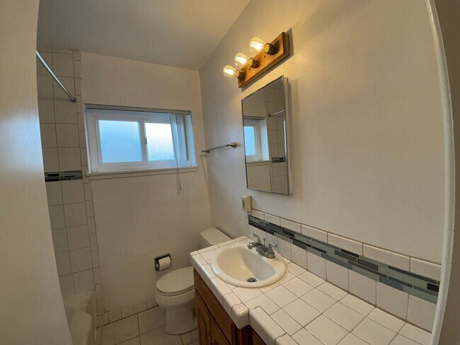 Building Photo - Chevy Chase, 719-729