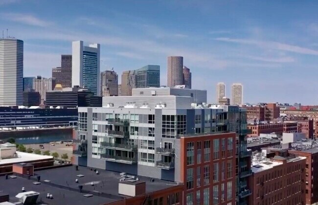 Building Photo - 25 Channel Center St