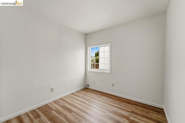 Building Photo - 400 Bissell Ave
