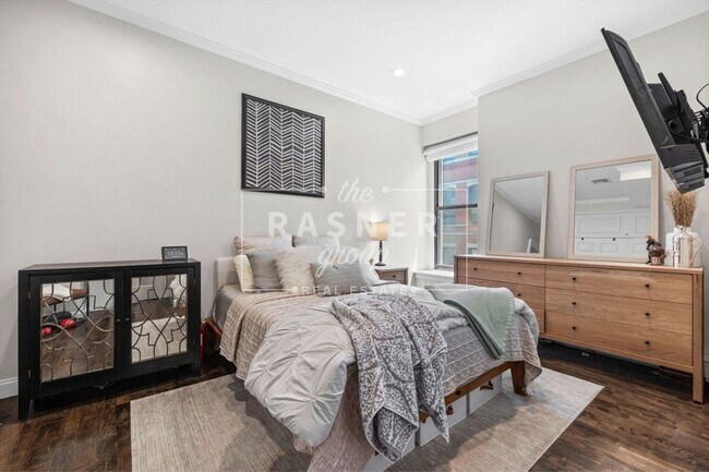 Building Photo - 366 W Broadway