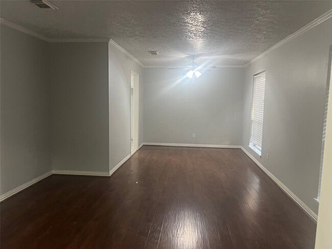 Building Photo - 11107 Sageking Dr