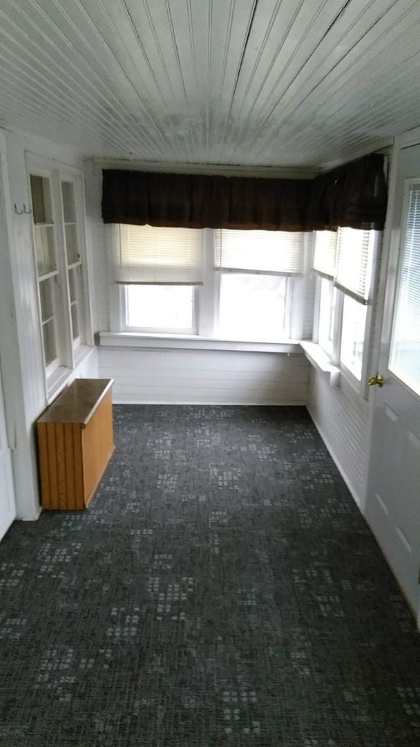 Building Photo - FOR RENT- 510 1st St- Parkersburg *PETS OK*
