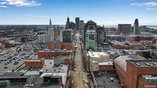 Building Photo - 674 Main St