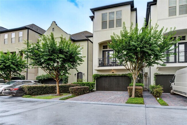 Building Photo - 1649 Upland Lakes