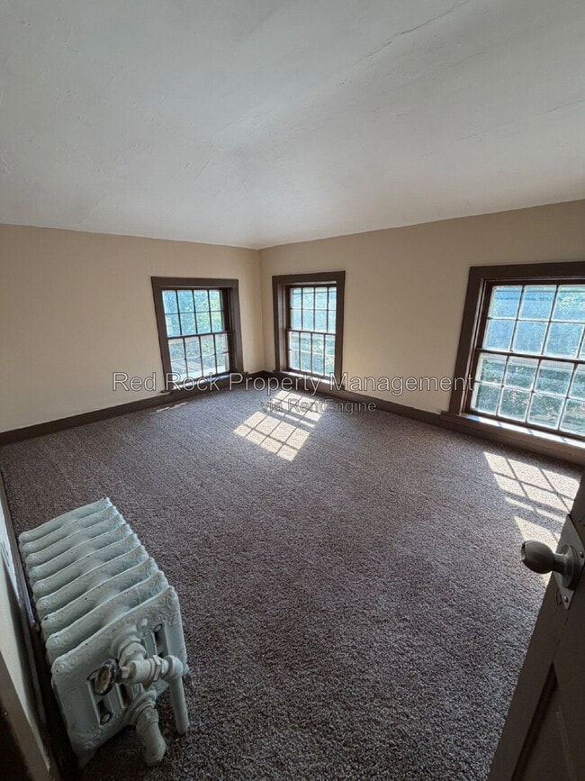 Building Photo - 408 N Jackson St