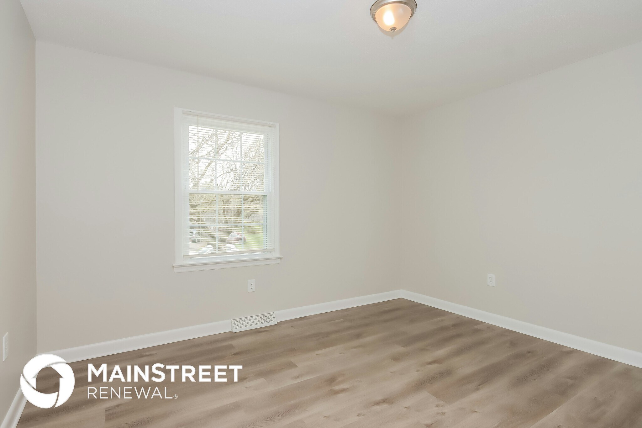 Building Photo - 1135 Carolina Cir