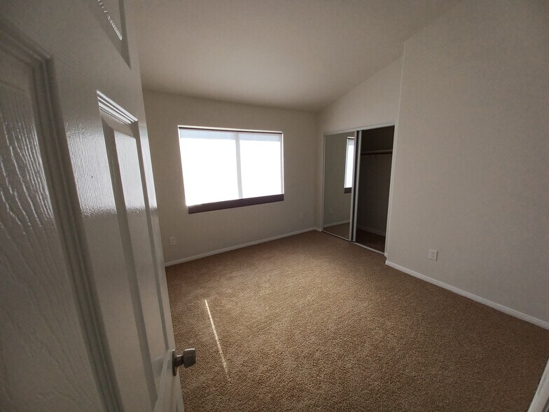 Building Photo - 589 Hildale Cir