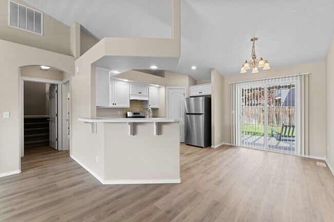 Building Photo - 6216 S Lone Tree Ave