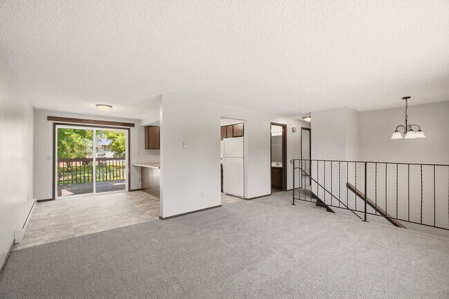Building Photo - Valley Duplex for RENT!