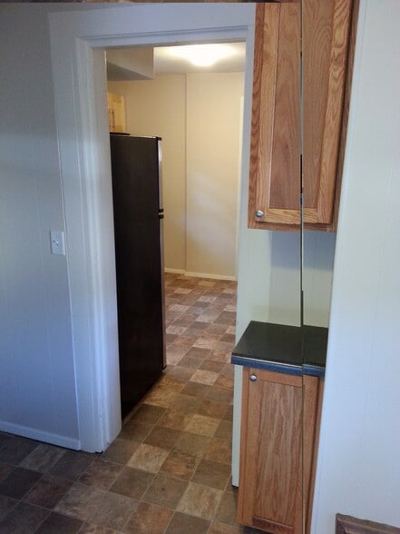 Building Photo - 516 4th Ave SE