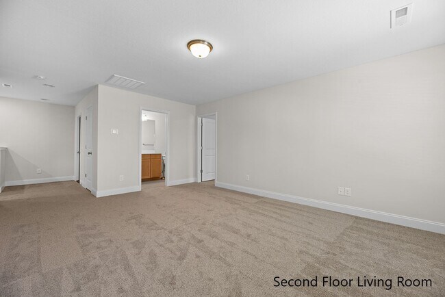 Building Photo - MAINTENANCE FREE, LUXURY TOWNHOME IN FARRA...