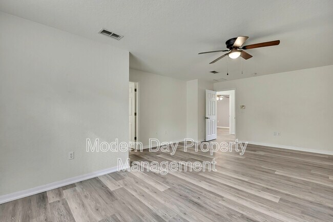 Building Photo - 12052 Jade Ave