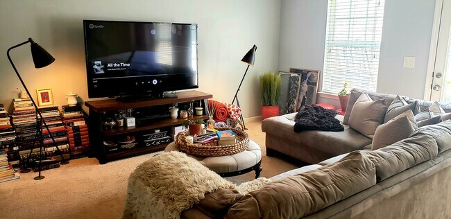 Living room - 3026 Burnt Pine Dr