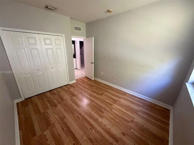 Building Photo - 1543 SE 25th St