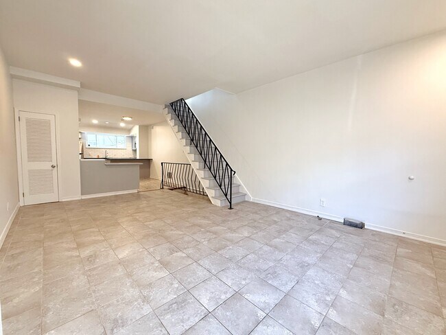 Building Photo - 2408 S Juniper St
