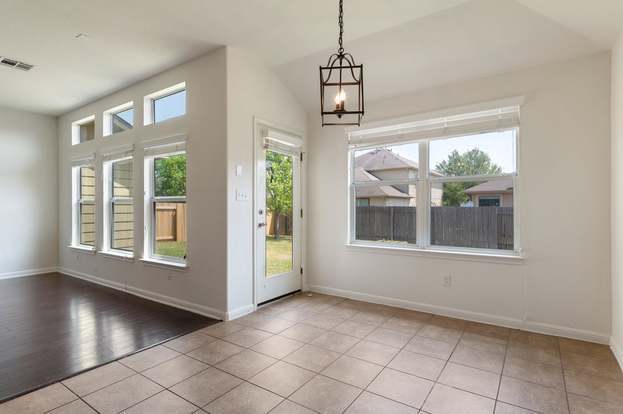 Building Photo - 1049 Regency Ln