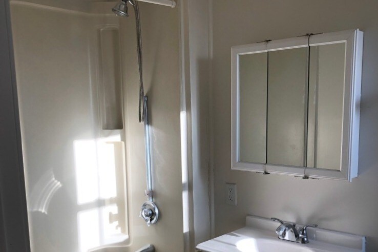 bathroom - 254 Plimpton St