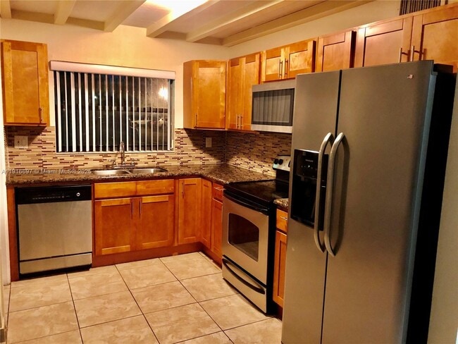 Building Photo - 9722 NW 6th Ln