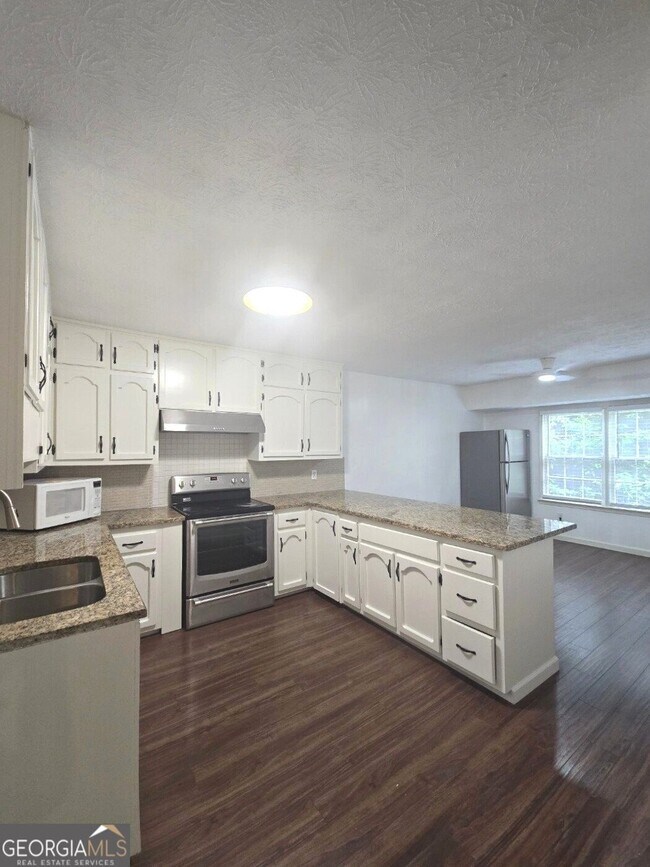 Building Photo - 2821 Meadowlark Trail NW